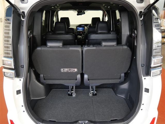 ヴォクシー ハイブリッドＺＳ　煌ＩＩＩ　フルセグ　メモリーナビ　ＤＶＤ再生　ミュージックプレイヤー接続可　後席モニター　バックカメラ　衝突被害軽減システム　ＥＴＣ　両側電動スライド　ＬＥＤヘッドランプ　乗車定員７人　３列シート　ワンオーナー（11枚目）