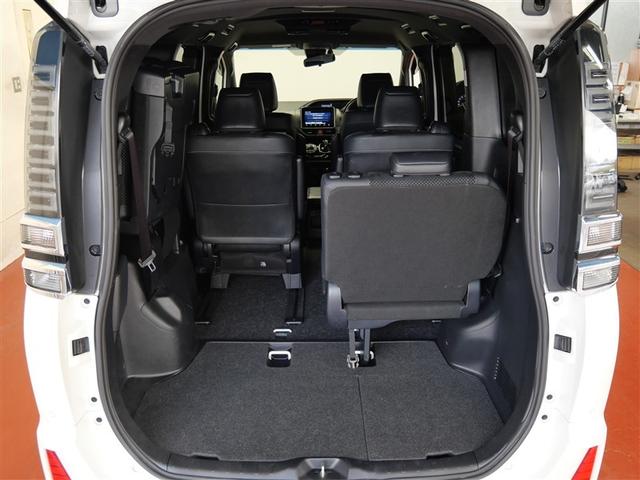 ヴォクシー ハイブリッドＺＳ　煌ＩＩＩ　フルセグ　メモリーナビ　ＤＶＤ再生　ミュージックプレイヤー接続可　後席モニター　バックカメラ　衝突被害軽減システム　ＥＴＣ　両側電動スライド　ＬＥＤヘッドランプ　乗車定員７人　３列シート　ワンオーナー（12枚目）