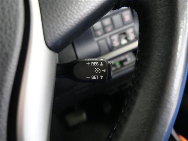 ヴォクシー ハイブリッドＺＳ　煌ＩＩＩ　フルセグ　メモリーナビ　ＤＶＤ再生　ミュージックプレイヤー接続可　後席モニター　バックカメラ　衝突被害軽減システム　ＥＴＣ　両側電動スライド　ＬＥＤヘッドランプ　乗車定員７人　３列シート　ワンオーナー（17枚目）