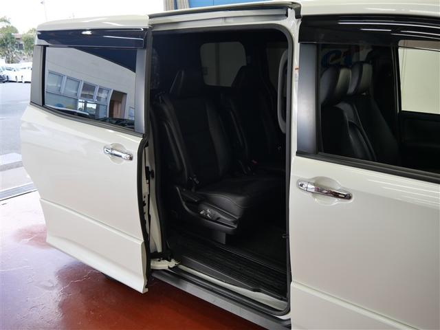 ヴォクシー ハイブリッドＺＳ　煌ＩＩＩ　フルセグ　メモリーナビ　ＤＶＤ再生　ミュージックプレイヤー接続可　後席モニター　バックカメラ　衝突被害軽減システム　ＥＴＣ　両側電動スライド　ＬＥＤヘッドランプ　乗車定員７人　３列シート　ワンオーナー（26枚目）