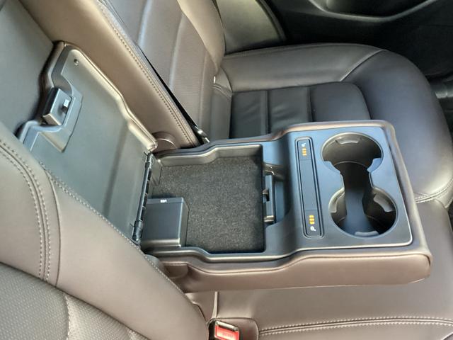 �㕔���Ȃɂ��V�[�g�q�[�^�[���t���Ă��܂��B