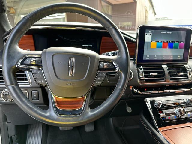 リンカーンナビゲーター 　リザーブ　新車並行　ワンオーナー　全整備履歴有　電動サイドステップ　電動リアゲート　パノラマサンルーフ　ＲＡＶＥＬサウンド　シートヒーター＆ベンチレーション　カープレイ　ＡＶインターフェース（24枚目）