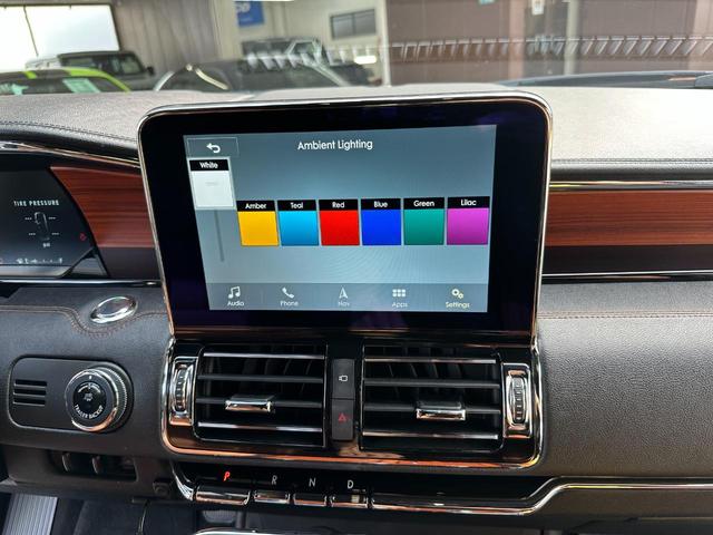 リンカーンナビゲーター 　リザーブ　新車並行　ワンオーナー　全整備履歴有　電動サイドステップ　電動リアゲート　パノラマサンルーフ　ＲＡＶＥＬサウンド　シートヒーター＆ベンチレーション　カープレイ　ＡＶインターフェース（33枚目）