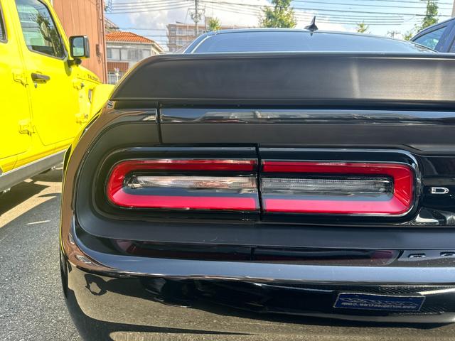 ダッジ・チャレンジャー 　レッドアイ／ジェイルブレイク／８０７馬力／限定モデル／新並／ワンオーナー／サンルーフ／シートメモリー／アップルカープレイ／シルバーキャリパー／ＳＲＴステアリング／アップルカープレイ＆アンドロイドオート（72枚目）
