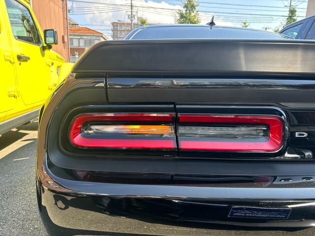 ダッジ・チャレンジャー 　レッドアイ／ジェイルブレイク／８０７馬力／限定モデル／新並／ワンオーナー／サンルーフ／シートメモリー／アップルカープレイ／シルバーキャリパー／ＳＲＴステアリング／アップルカープレイ＆アンドロイドオート（74枚目）