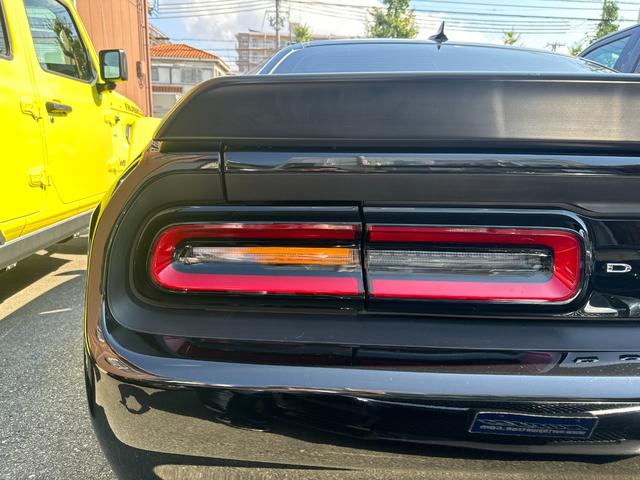 ダッジ・チャレンジャー 　レッドアイ／ジェイルブレイク／８０７馬力／限定モデル／新並／ワンオーナー／サンルーフ／シートメモリー／アップルカープレイ／シルバーキャリパー／ＳＲＴステアリング／アップルカープレイ＆アンドロイドオート（75枚目）