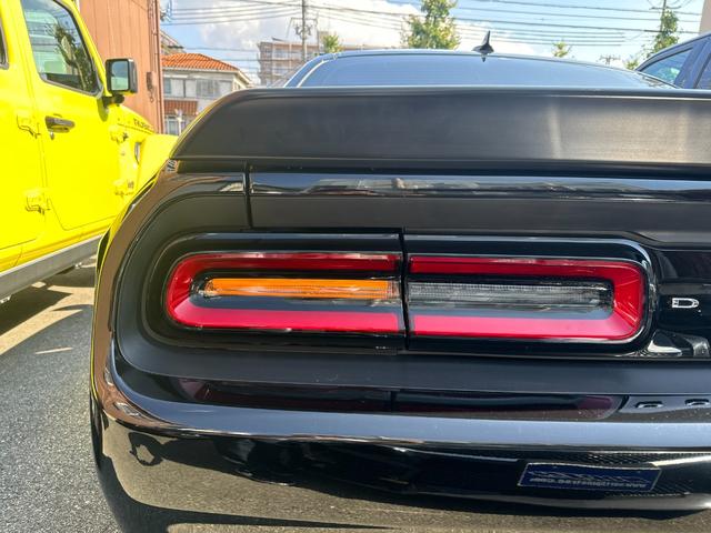 ダッジ・チャレンジャー 　レッドアイ／ジェイルブレイク／８０７馬力／限定モデル／新並／ワンオーナー／サンルーフ／シートメモリー／アップルカープレイ／シルバーキャリパー／ＳＲＴステアリング／アップルカープレイ＆アンドロイドオート（76枚目）