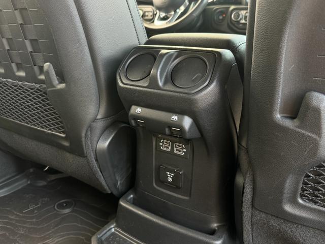 ジープ・ラングラーアンリミテッド ルビコン392 新車並行 ワンオーナー スカイワンタッチパワートップ 電動サイドステップ FOXサスペンション サブウーファ付きアルパインオーディオ(46枚目)