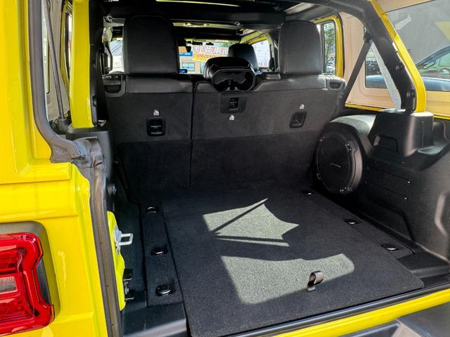 ジープ・ラングラーアンリミテッド ルビコン392 新車並行 ワンオーナー スカイワンタッチパワートップ 電動サイドステップ FOXサスペンション サブウーファ付きアルパインオーディオ(62枚目)