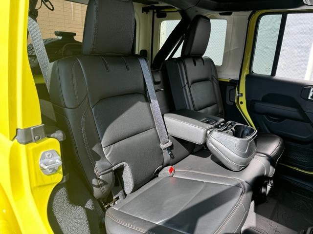 ジープ・ラングラーアンリミテッド ルビコン392 新車並行 ワンオーナー スカイワンタッチパワートップ 電動サイドステップ FOXサスペンション サブウーファ付きアルパインオーディオ(71枚目)