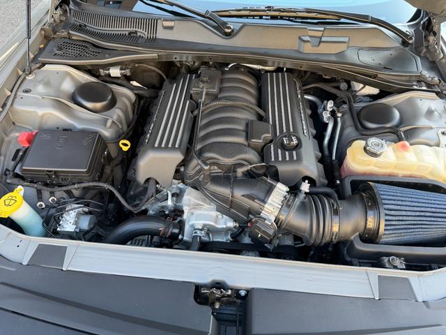 ダッジ・チャレンジャー 　Ｔ／Ａ３９２　新車並行　ワンオーナー　サンルーフ　アダプティブクルーズコントロール　Ｈａｒｍａｎ／Ｋａｒｄｏｎオーディオ　ボンネットピン　専用エアキャッチャー　ホワイトメーター　サテンブラックトップ（27枚目）