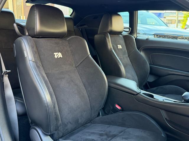 ダッジ・チャレンジャー 　Ｔ／Ａ３９２　新車並行　ワンオーナー　サンルーフ　アダプティブクルーズコントロール　Ｈａｒｍａｎ／Ｋａｒｄｏｎオーディオ　ボンネットピン　専用エアキャッチャー　ホワイトメーター　サテンブラックトップ（32枚目）