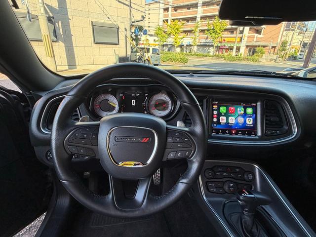 ダッジ・チャレンジャー 　Ｔ／Ａ３９２　新車並行　ワンオーナー　サンルーフ　アダプティブクルーズコントロール　Ｈａｒｍａｎ／Ｋａｒｄｏｎオーディオ　ボンネットピン　専用エアキャッチャー　ホワイトメーター　サテンブラックトップ（78枚目）
