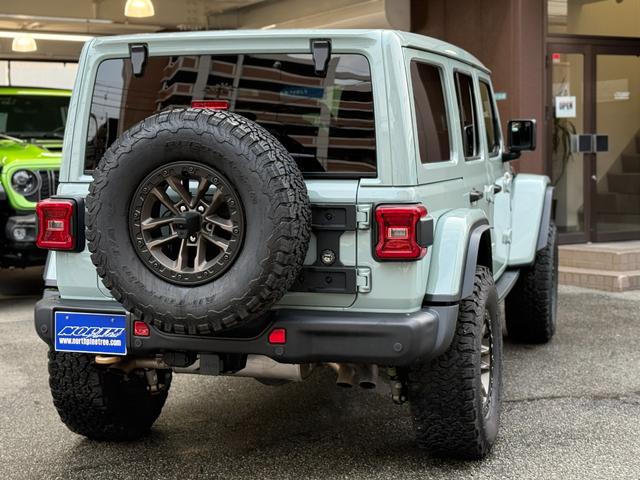 ジープ・ラングラーアンリミテッド 　ルビコン３９２　ファイナルエディション　スカイトップ　アール　ブラックナッパレザーシート　パワーシート　アダプティブクルーズコントロール　ワイヤレスカープレイ　ヒッチメンバー　リアコンプレッサー（17枚目）