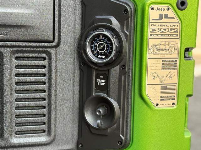 ジープ・ラングラーアンリミテッド 　ルビコン３９２　ファイナルエディション　モヒート　スカイトップ　アダプティブクルーズコントロール　パワーシート　シートヒーター　専用デカール　専用シフトノブ　専用バッジ　４７０馬力（22枚目）