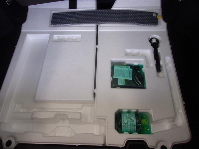 プリウス Ｚ　フルセグ　メモリーナビ　ミュージックプレイヤー接続可　バックカメラ　衝突被害軽減システム　ＥＴＣ　ＬＥＤヘッドランプ　ロングラン保証あり　トヨタ認定中古車（16枚目）
