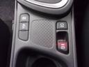 シフトレバー後ろにはスイッチ式パーキングブレーキがあります！