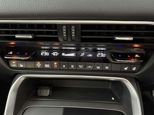 ＣＸ－８０ ３．３　ＸＤ　Ｌパッケージ　ディーゼルターボ　当社試乗車／ナビＳＤ・ＥＴＣ・フロアマット付／３６０°モニター／パノラマサンルーフ／ＢＯＳＥサウンド／ＬＥＤヘッドライト／電動シート／シートヒーター＆ハンドルヒーター／電動リアゲート（18枚目）