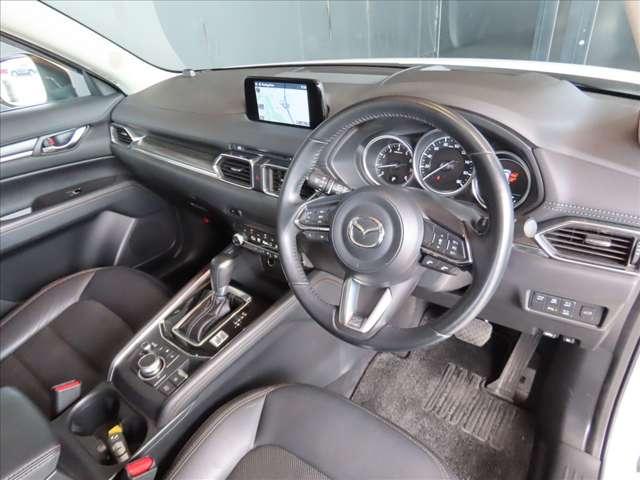 ＣＸ－５ ２．５　２５Ｓ　Ｌパッケージ　ワンオーナー・禁煙車・黒革シート・ナビ・ＥＴＣ・全方位カメラ・電動シート・シートヒーター＆ハンドルヒーター・電動リアゲート・ＬＥＤヘッドランプ・衝突軽減ブレーキ・レーダークルーズ・当社買取車（5枚目）