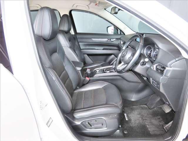 ＣＸ－５ ２．５　２５Ｓ　Ｌパッケージ　ワンオーナー・禁煙車・黒革シート・ナビ・ＥＴＣ・全方位カメラ・電動シート・シートヒーター＆ハンドルヒーター・電動リアゲート・ＬＥＤヘッドランプ・衝突軽減ブレーキ・レーダークルーズ・当社買取車（6枚目）
