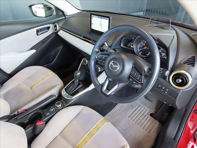 ＭＡＺＤＡ２ １．５　１５Ｓ　サンリット　シトラス　ワンオーナー・禁煙車・白生地シート＆専用フロアマット・ナビ・ＥＴＣ・全方位カメラ・ドライブレコーダー・ＬＥＤヘッドライト・衝突軽減ブレーキ・誤発進抑制制御・レーダークルーズ・車線逸脱警報（6枚目）