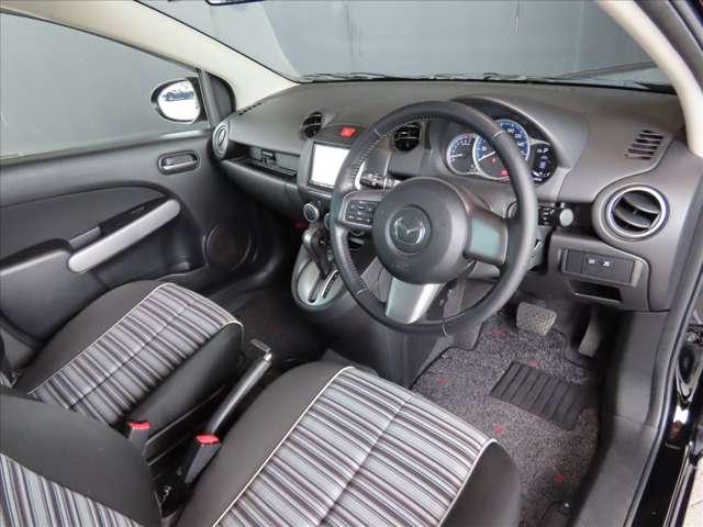 デミオ １．３　１３　スカイアクティブ　シューティングスター　ワンオーナー／ナビ／前後ドラレコ／アイドリ（15枚目）