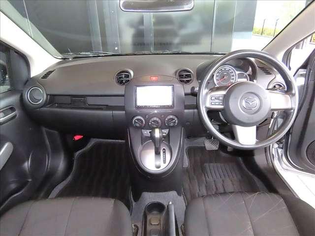 デミオ １．３　１３Ｃ－Ｖ　スマートエディションＩＩ　ワンオーナー／走行９９００キロ／フルセグＴＶナビ（13枚目）