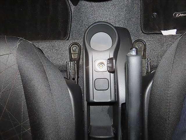 デミオ １．３　１３Ｃ－Ｖ　スマートエディションＩＩ　ワンオーナー／走行９９００キロ／フルセグＴＶナビ（18枚目）