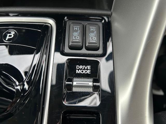 エクリプスクロスＰＨＥＶ Ｍ　衝突被害軽減ブレーキ　ナビ　ＥＴＣ　バックカメラ　クルーズコントロール　車線逸脱警報システム　衝突被害軽減ブレーキ　ＬＥＤライト　フォグランプ（17枚目）