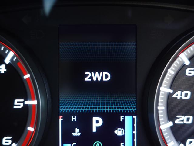 デリカＤ：５ Ｐ　サイドステップレス　１０．１型ナビ　マルチアラウンドモニター　後側方車両検知　両側電動スライドドア　衝突被害軽減ブレーキ（41枚目）