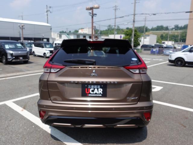 エクリプスクロスＰＨＥＶ Ｐ　スマホ連携ナビ　マルチアラウンドモニター　後側方車両検知　本革シート　衝突被害軽減ブレーキ　パーキングソナー　レーダークルーズコントロール（8枚目）
