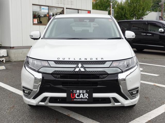 アウトランダーＰＨＥＶ Ｇプラスパッケージ　スマホ連携ナビ　マルチアラウンドモニター　パワーバックドア　衝突被害軽減ブレーキ　レーダークルーズ　ハンドルヒーター　ＥＴＣ（4枚目）
