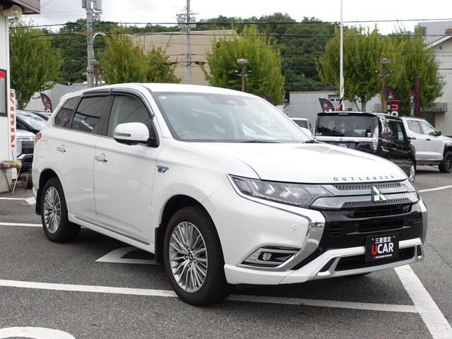 アウトランダーＰＨＥＶ Ｇプラスパッケージ　スマホ連携ナビ　マルチアラウンドモニター　パワーバックドア　衝突被害軽減ブレーキ　レーダークルーズ　ハンドルヒーター　ＥＴＣ（5枚目）