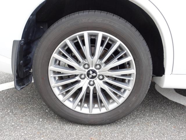 アウトランダーＰＨＥＶ Ｇプラスパッケージ　スマホ連携ナビ　マルチアラウンドモニター　パワーバックドア　衝突被害軽減ブレーキ　レーダークルーズ　ハンドルヒーター　ＥＴＣ（40枚目）