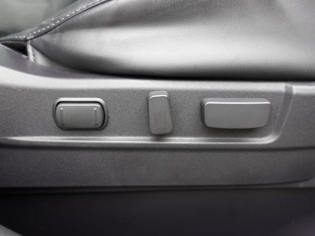 運転席にパワーシートがついてます