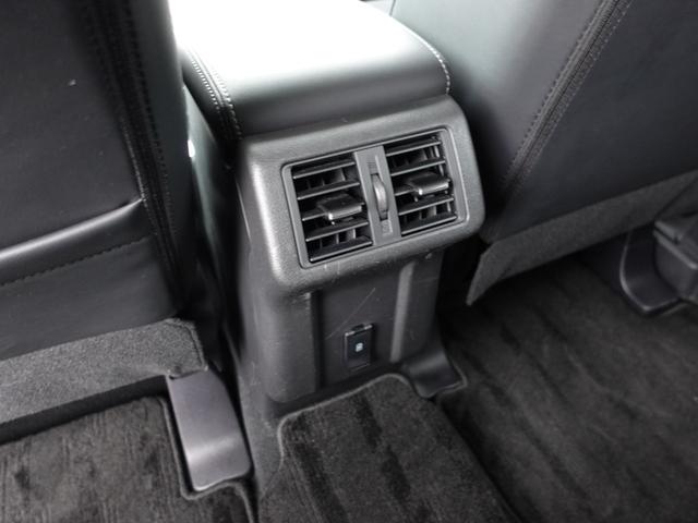 後席空間にもエアコンの風が出ます！