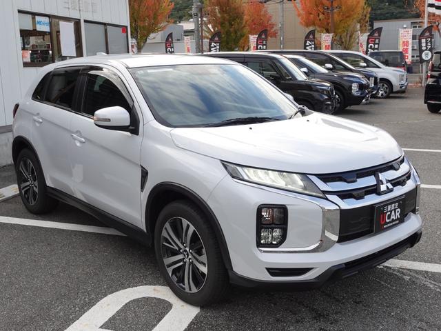 ＲＶＲ Ｇ　ナビ　バックカメラ　クルーズコントロール　衝突被害軽減ブレーキ　４ＷＤ　車線逸脱警報装置　踏み間違い防止アシスト　ＥＴＣ　ドライブレコーダー（5枚目）