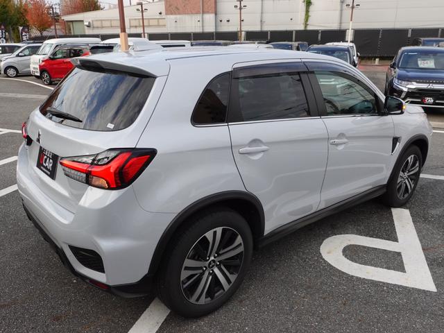 ＲＶＲ Ｇ　ナビ　バックカメラ　クルーズコントロール　衝突被害軽減ブレーキ　４ＷＤ　車線逸脱警報装置　踏み間違い防止アシスト　ＥＴＣ　ドライブレコーダー（7枚目）