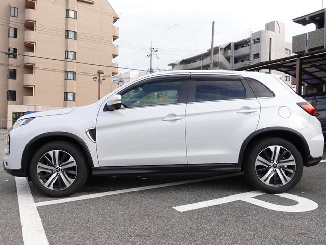 ＲＶＲ Ｇ　ナビ　バックカメラ　クルーズコントロール　衝突被害軽減ブレーキ　４ＷＤ　車線逸脱警報装置　踏み間違い防止アシスト　ＥＴＣ　ドライブレコーダー（10枚目）