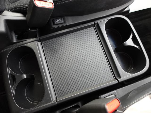 デリカD:5 アーバンギア Pエディション 10.1型Mナビ 12.1型後席モニター 電動サイドステップ フロント+リヤドラレコ ナビ連動ETC車載器 レザーシート 7人乗り(32枚目)