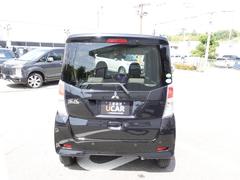 リヤカメラも装備されています！車庫入れの際には後方の安全確認もバッチリ出来て安心して車庫入れが出来ます！ 6