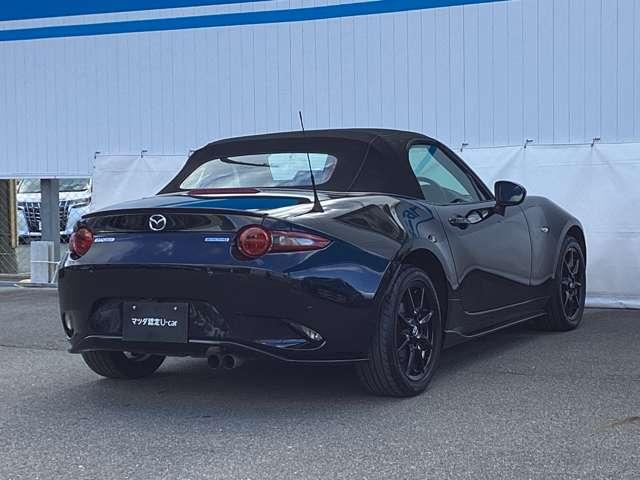 マツダの魂動デザインは、クルマに命を与えるデザイン思想です。生物が見せる一瞬の動きの強さや美しさをベースに、躍動感や緊張感を表現しています。日本の美意識を礎とした「新たなエレガンス」も追求しています。