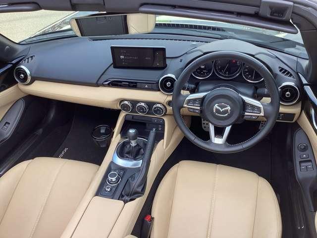 細部にまで機能美と造形美を追求した室内空間。美しいだけでも、機能的なだけでもない。品格ある大人のインテリアデザインです。