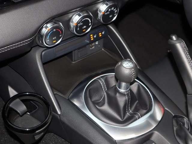 ロードスター １．５　Ｓ　レザーパッケージ　マツダ認定中古車　ＢＯＳＥサウンド　衝突被害軽（9枚目）