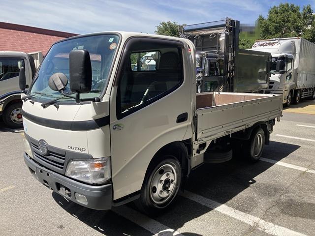 デュトロ 日野 ２ｔ平ボディ 日野 ３方開 ターボ車 最大積載量２ ０００ｋｇ 車両総重量５ｔ未満 リアダブル 小型 低床 ２ｔ平ボディ ａｔ ２トン ヒラボディ オートマの中古車詳細 中古車検索ならkurutown クルタウン
