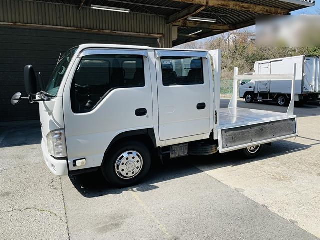 エルフトラック 　２ｔ　ダブルキャブ　６人乗り　２トン　Ｗキャブ　荷台床ステンレス　荷台枠縞板かぶせ　電動格納ミラー　ミッション　ホイールライナー　積載量１．５００ｋｇ　車両総重量４．１２０ｋｇ　準中型　ターボ車（15枚目）