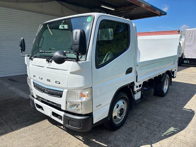 キャンター 　２ｔ　平ボディ　垂直パワーゲート　パワーゲート　１０尺　４ナンバー　準中型　積載量２．０００ｋｇ　極東開発製　床木材張り　３方開　デュオニック　ＡＴ　ＥＴＣ　３人乗り　ナビ　車輛総重量４．７７５ｋｇ（2枚目）