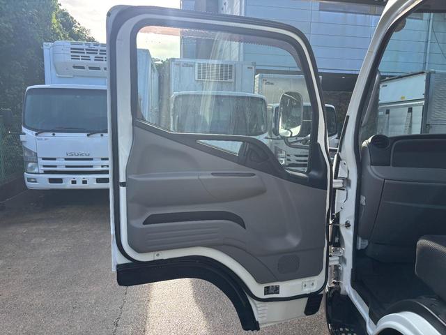 キャンター 　３ｔ　アルミバン　ワイドロング　パワーゲート　格納パワーゲート　ラッシング２段　床木材張り　サイドスライド扉　デュオニック　ＥＴＣ　バックモニター　積載量２．９００ｋｇ　車検Ｒ７年１２月１０日迄　ＡＴ（40枚目）