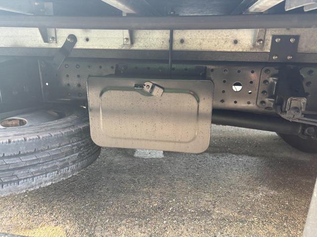 キャンター 　３ｔ　アルミバン　ワイドロング　パワーゲート　格納パワーゲート　ラッシング２段　床木材張り　サイドスライド扉　デュオニック　ＥＴＣ　バックモニター　積載量２．９００ｋｇ　車検Ｒ７年１２月１０日迄　ＡＴ（57枚目）