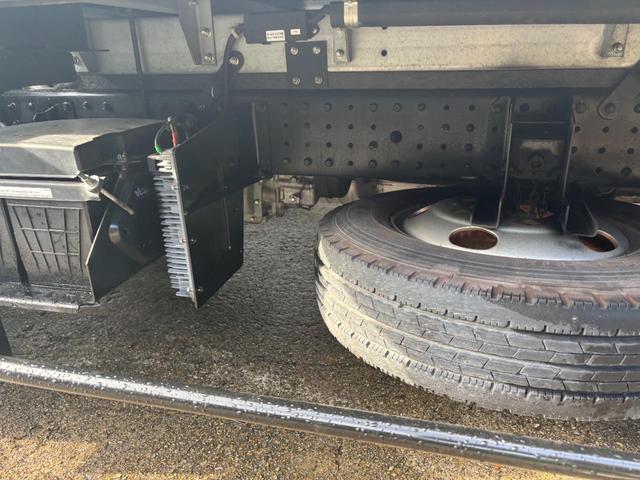 キャンター 　３ｔ　アルミバン　ワイドロング　パワーゲート　格納パワーゲート　ラッシング２段　床木材張り　サイドスライド扉　デュオニック　ＥＴＣ　バックモニター　積載量２．９００ｋｇ　車検Ｒ７年１２月１０日迄　ＡＴ（58枚目）